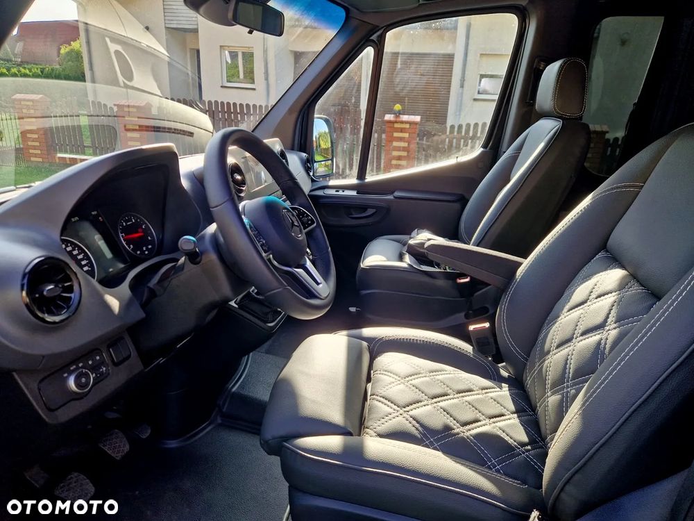 Mercedes-Benz Sprinter - 20