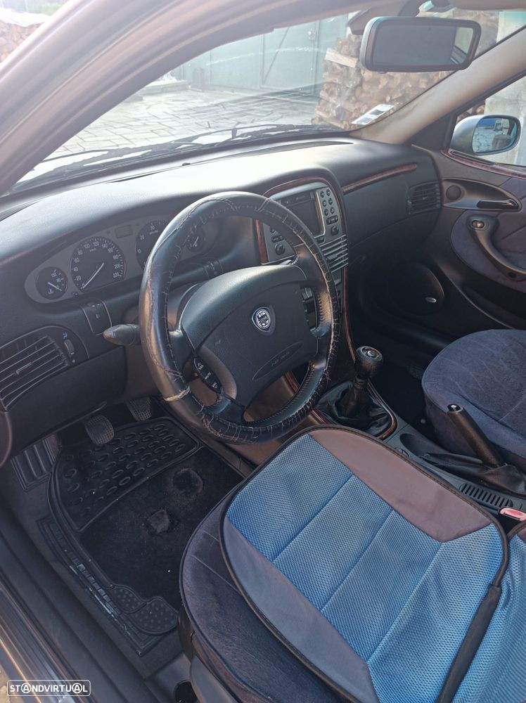 Lancia Lybra 1.9 JTD LX - 2