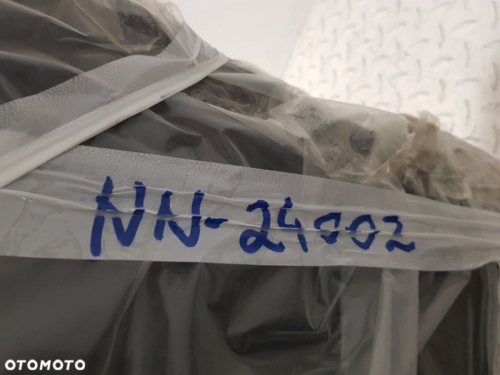 FABRYCZNIE NOWY ORYGINALNY ZDERZAK TYLNY TYŁ SKODA SUPERB SCOUT III 3 KOMBI 4xPDC BLACKMAGIC LF9R 15 - 12