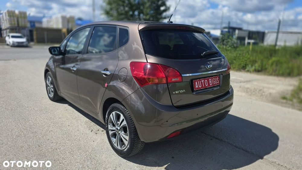Kia Venga - 4