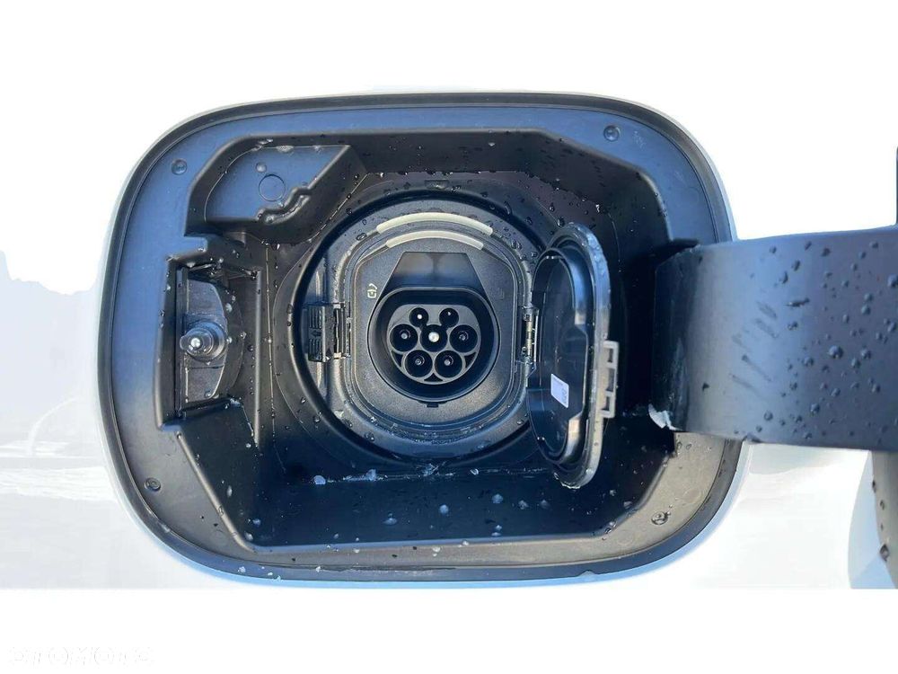 Mercedes-Benz CLA - 21