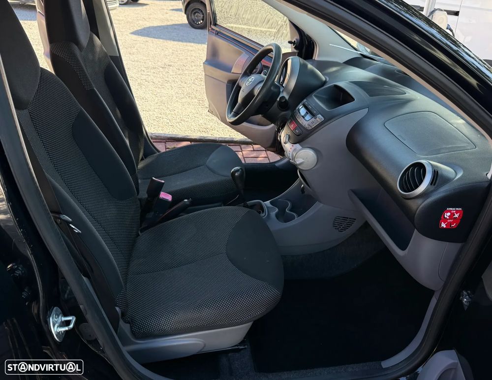 Toyota Aygo - 10