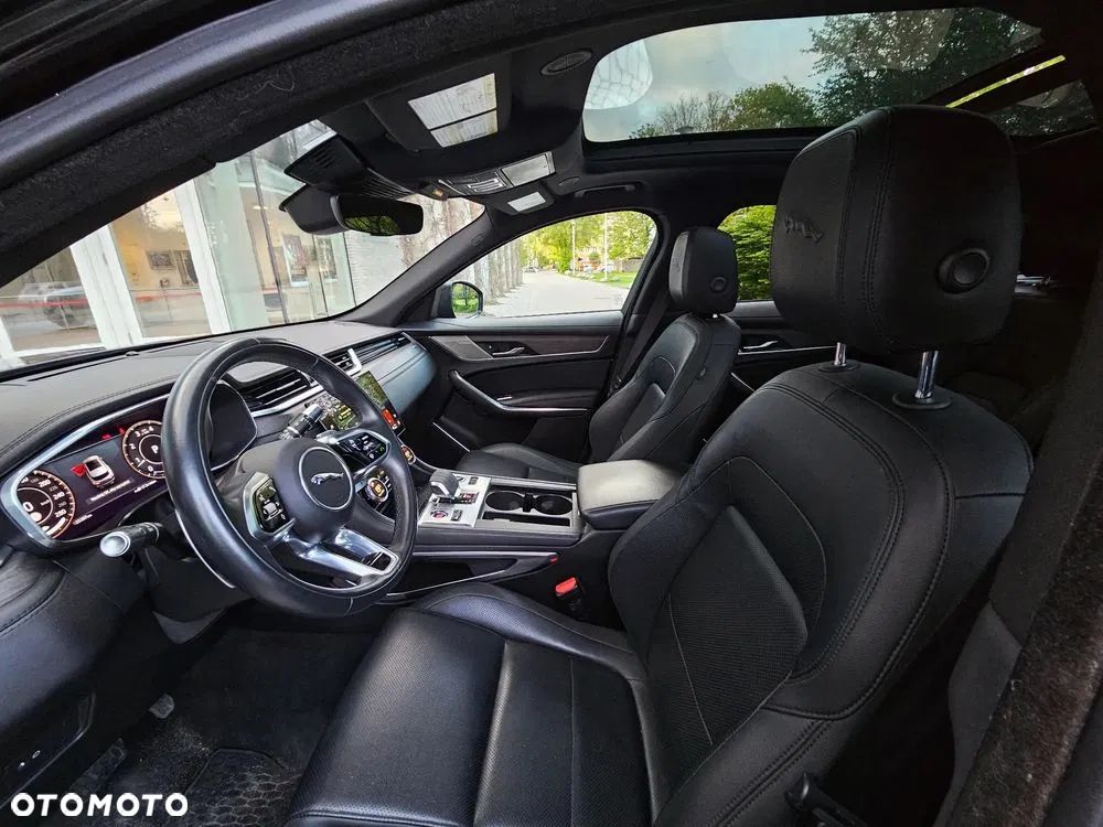 Jaguar F-Pace P250 AWD S - 12