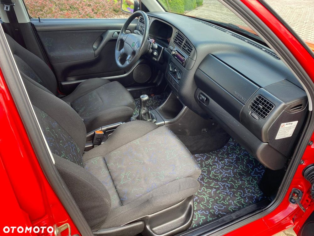 Volkswagen Golf - 17