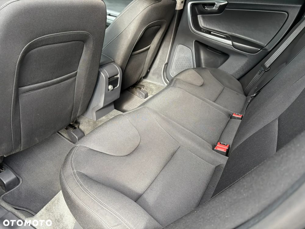 Volvo XC 60 D3 Drive-E Kinetic - 22