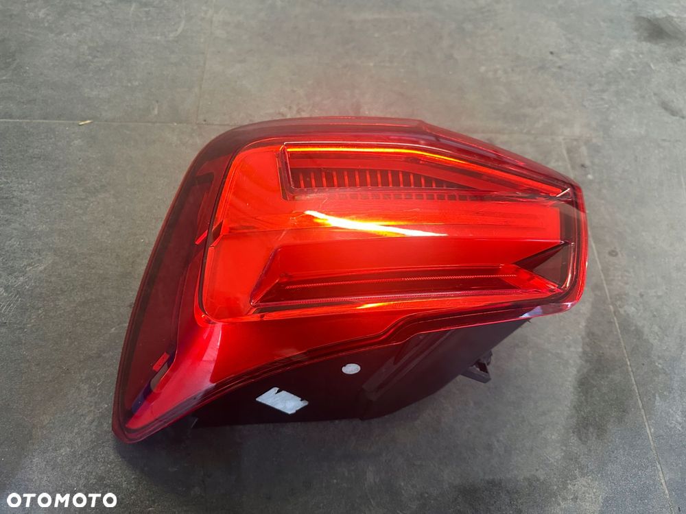 lampa tył tylna prawa led high audi q2 2020- oe 81a945092b - 4