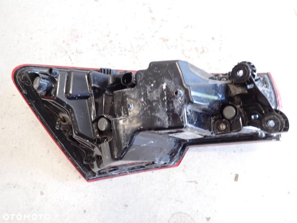 SKODA OCTAVIA IV 20- LED PRAWA TYLNA LAMPA ORYGINAŁ 5E3945208 - 3