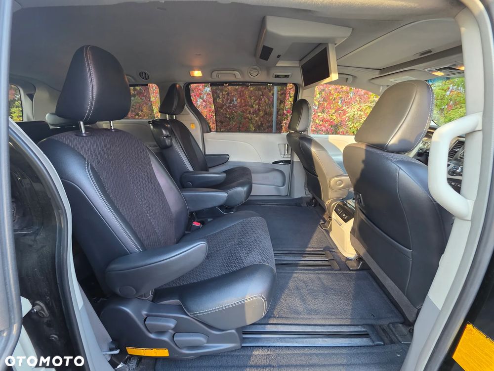 Toyota Sienna - 15