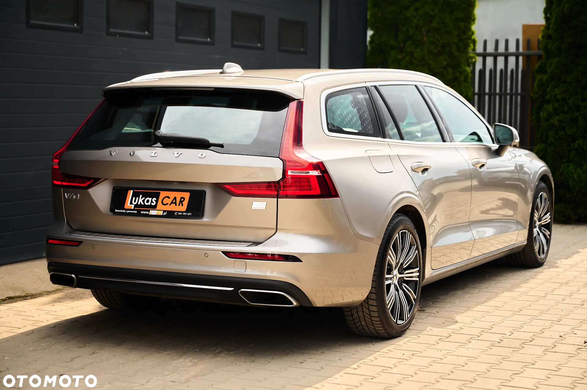 Volvo V60 T6 AWD Plug-In Hybrid Inscription Expression - 34