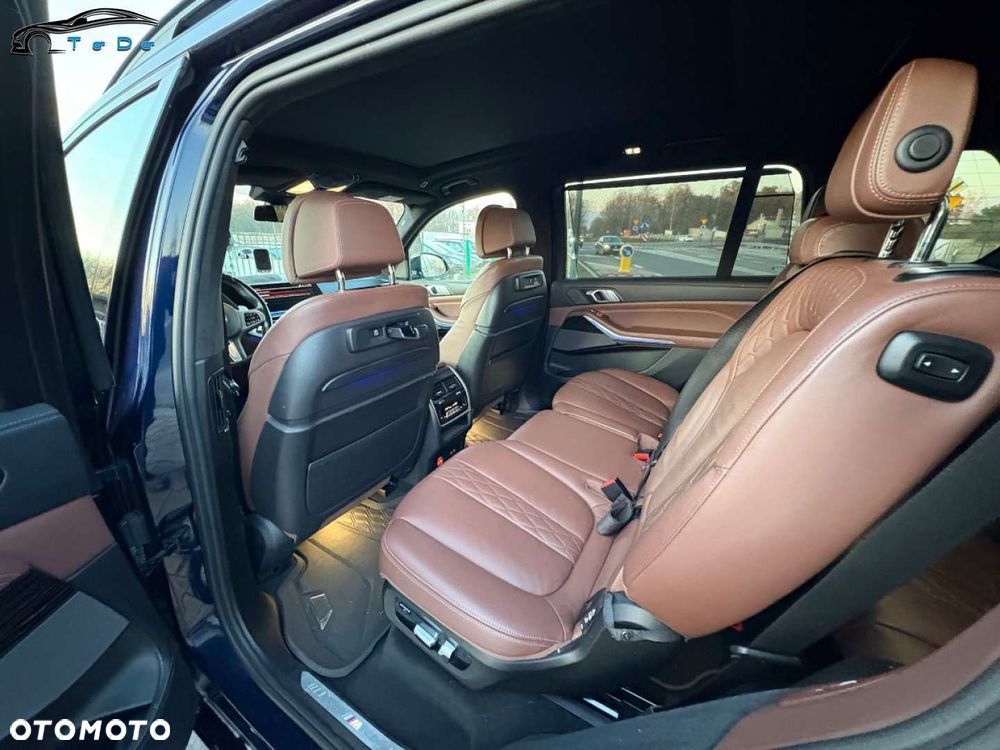 BMW X7 M50i sport - 24