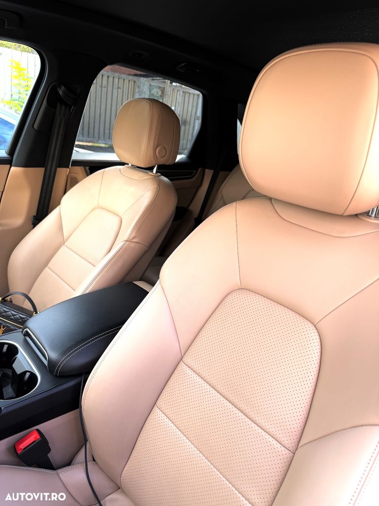 Porsche Cayenne Standard - 14