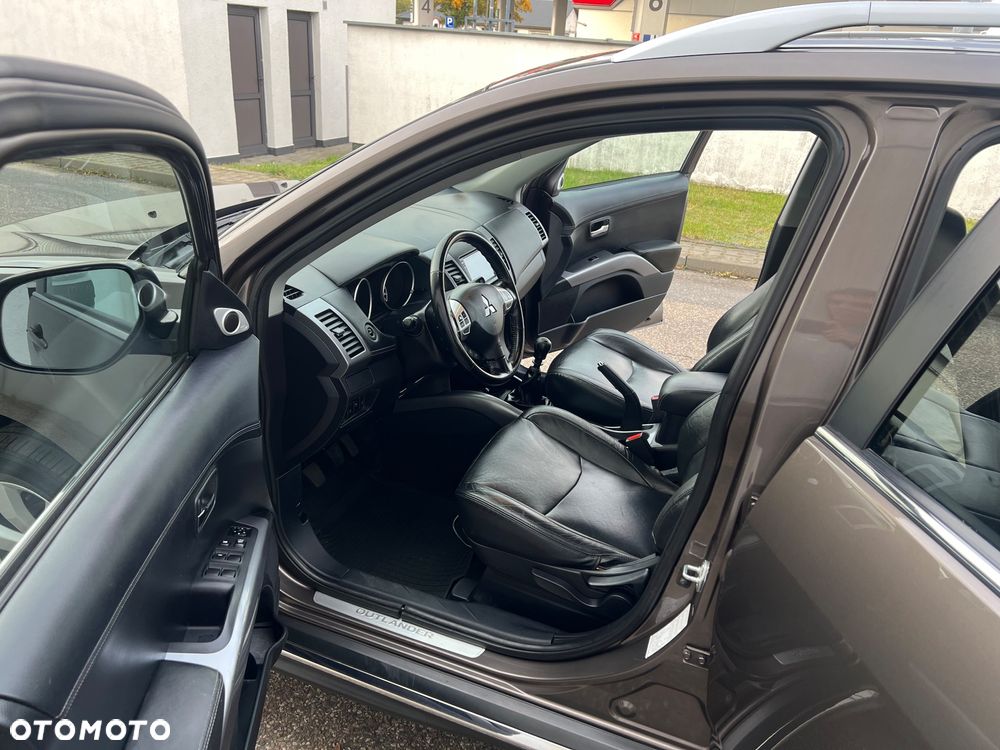 Mitsubishi Outlander 2.0 DI-D 4WD Intense - 20