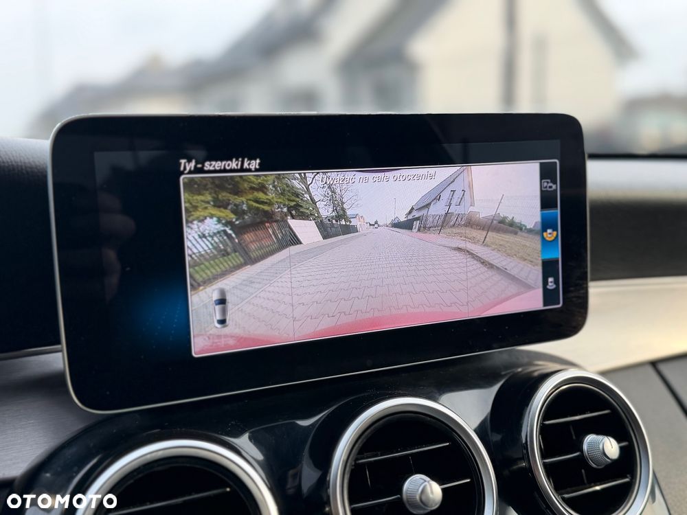 Mercedes-Benz Klasa C 200 9G-TRONIC AMG Line - 28