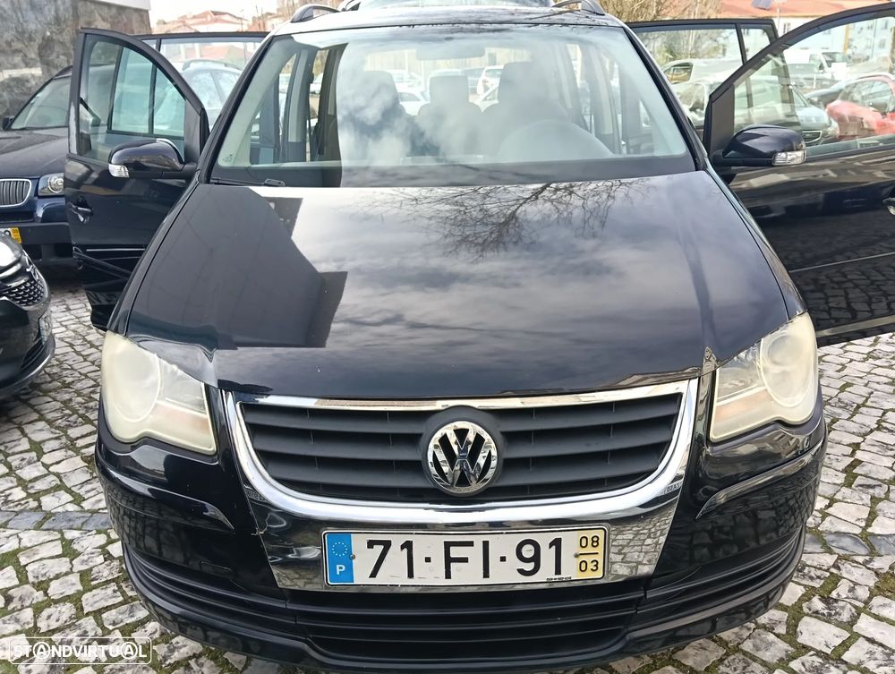 VW Touran 1.9 TDi Highline EC 7L - 1