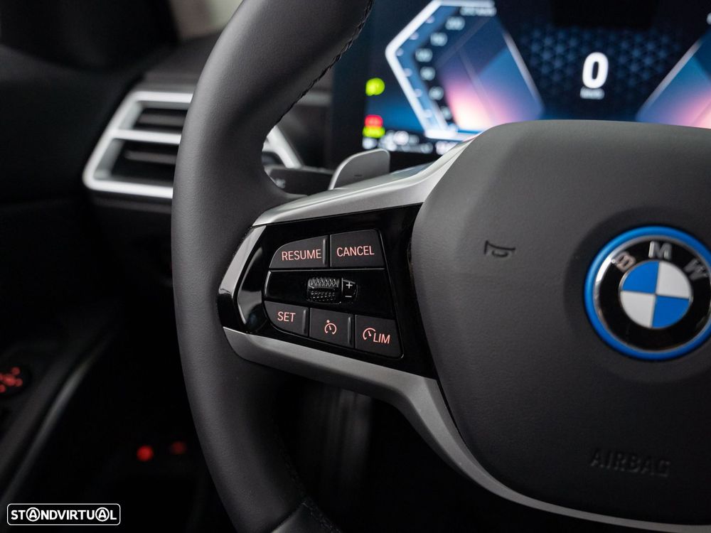 BMW 330 e Auto - 23