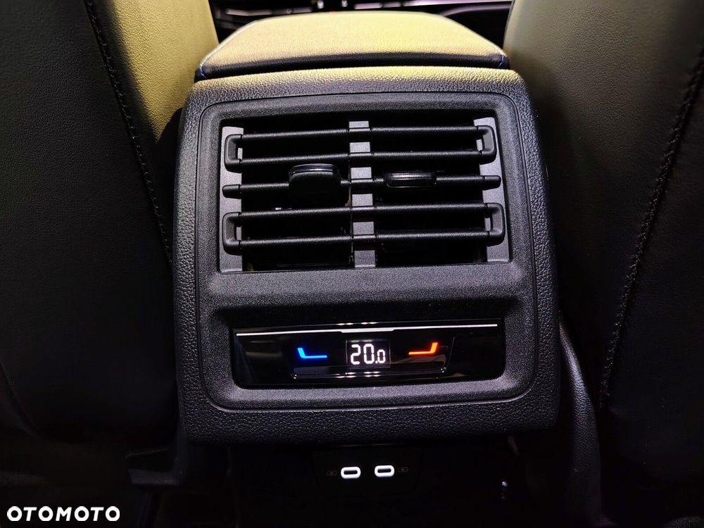 Volkswagen Golf - 25