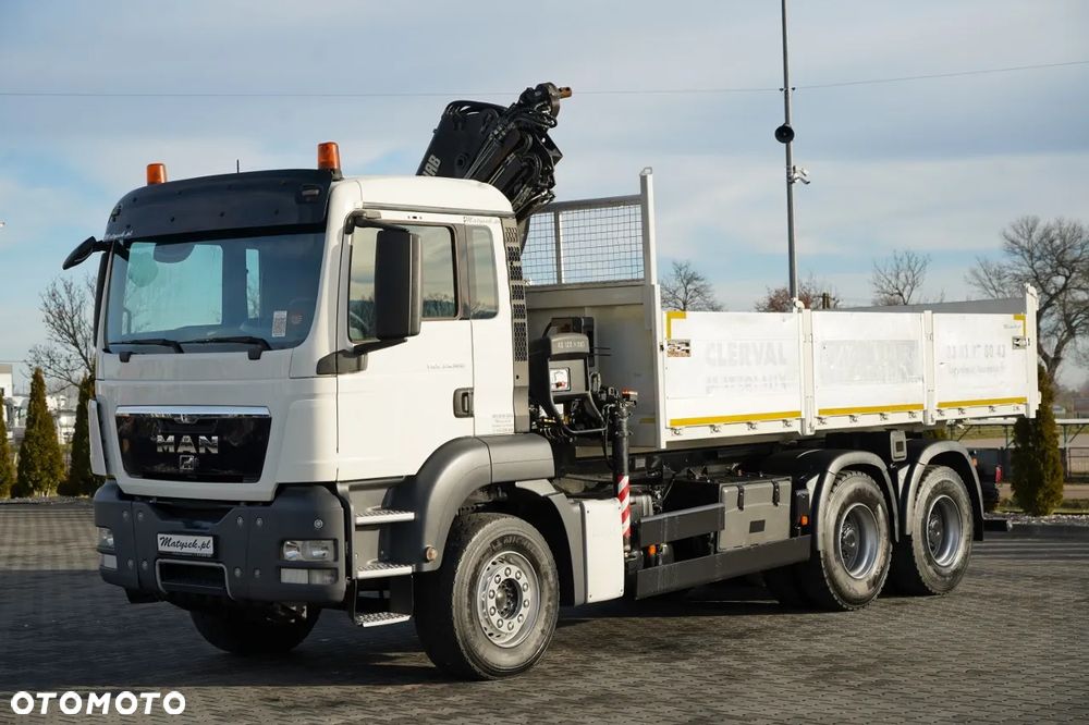 MAN TGS 33.360 / 6x4 / WYWROTKA TYLNOZSYPOWA 5,8 M + HDS HIAB XS 122 / STEROWANIE RADIOWE / HDS ZA KABINĄ / EURO 5 / MANUAL - 6