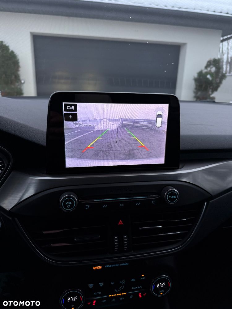 Ford Focus 2.0 EcoBlue Start-Stopp-System TITANIUM - 26