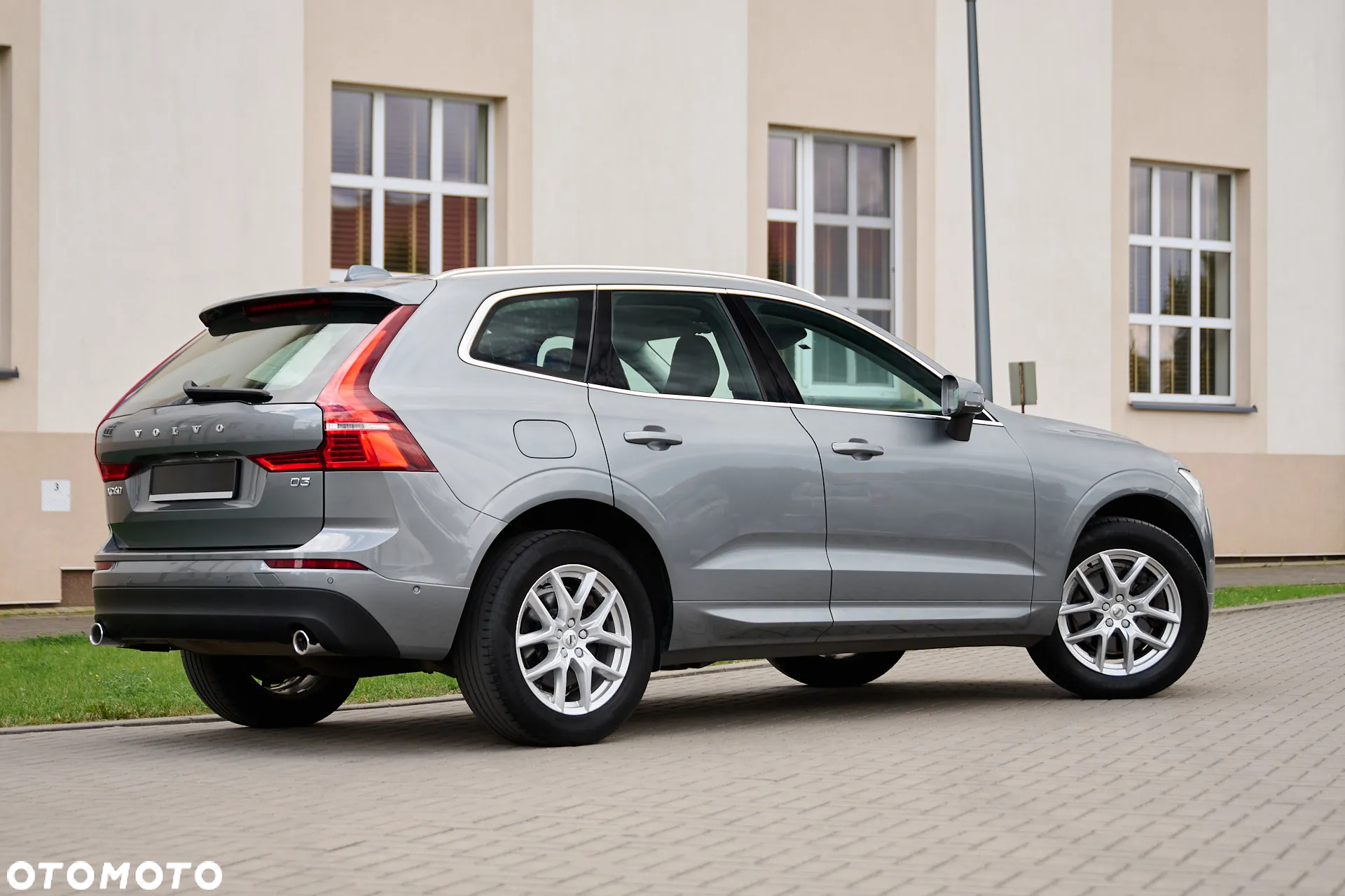 Volvo XC 60 D3 Momentum Pro - 3