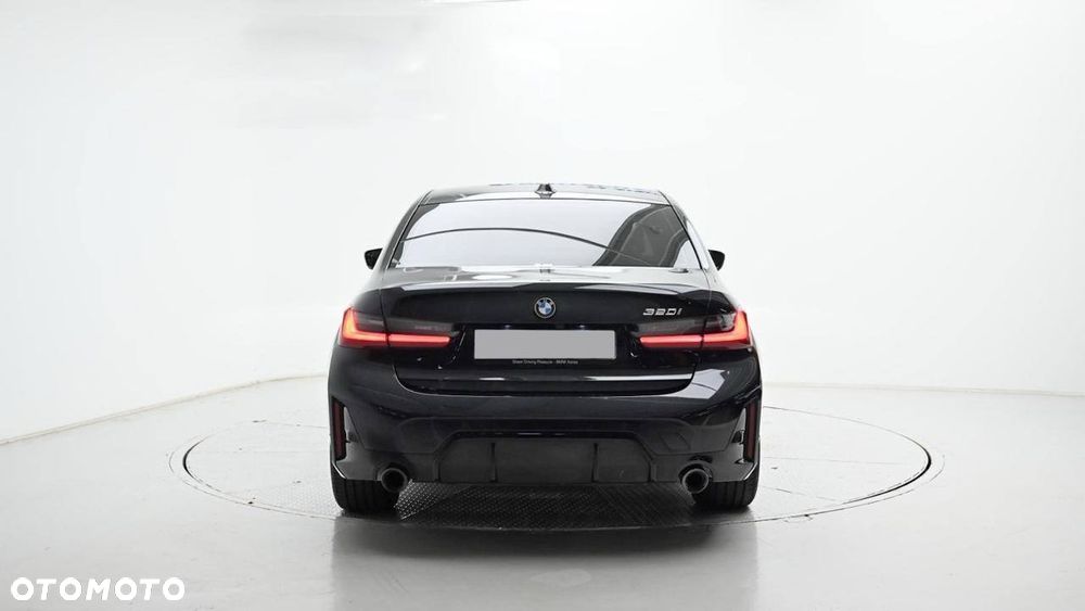 BMW Seria 3 320i Edition M Sport Shadow - 5