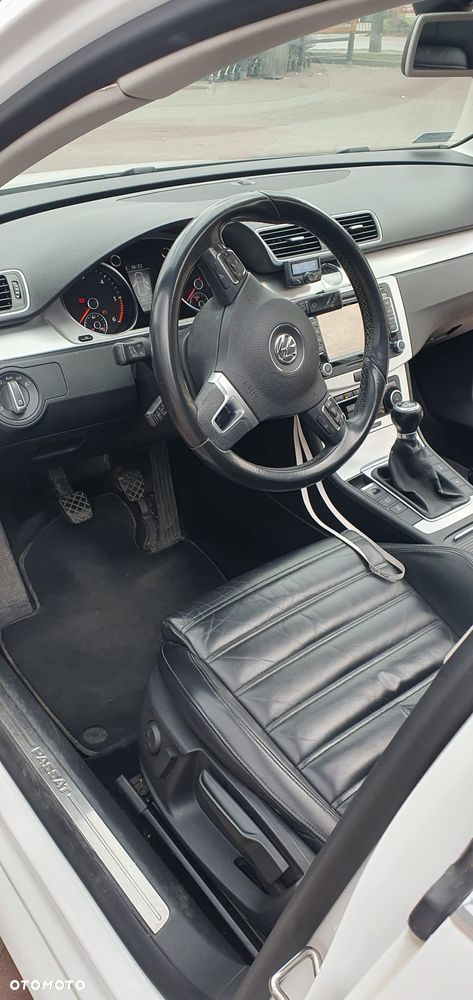 Volkswagen Passat 2.0 TDI BlueMotion Technology Highline - 20