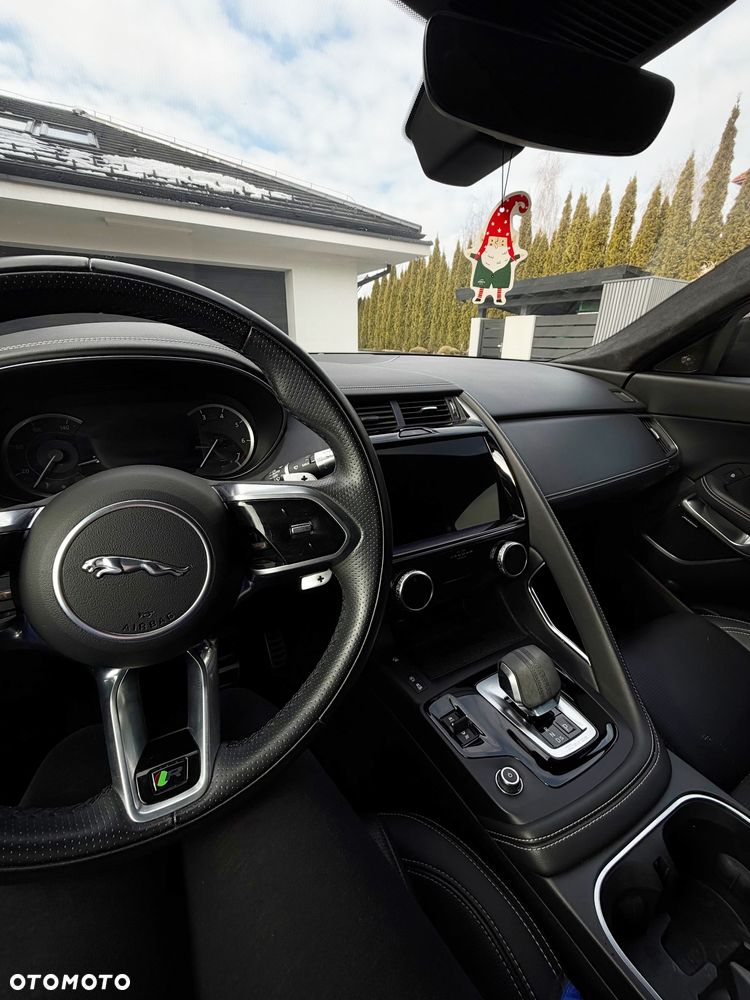 Jaguar E-Pace - 11