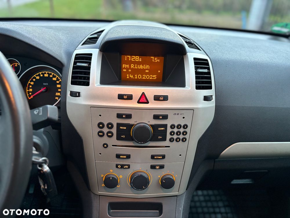 Opel Zafira - 13