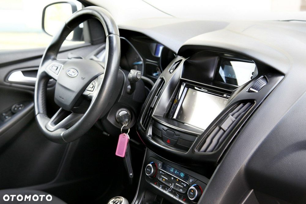 Ford Focus 1.0 EcoBoost Trend Edition - 12