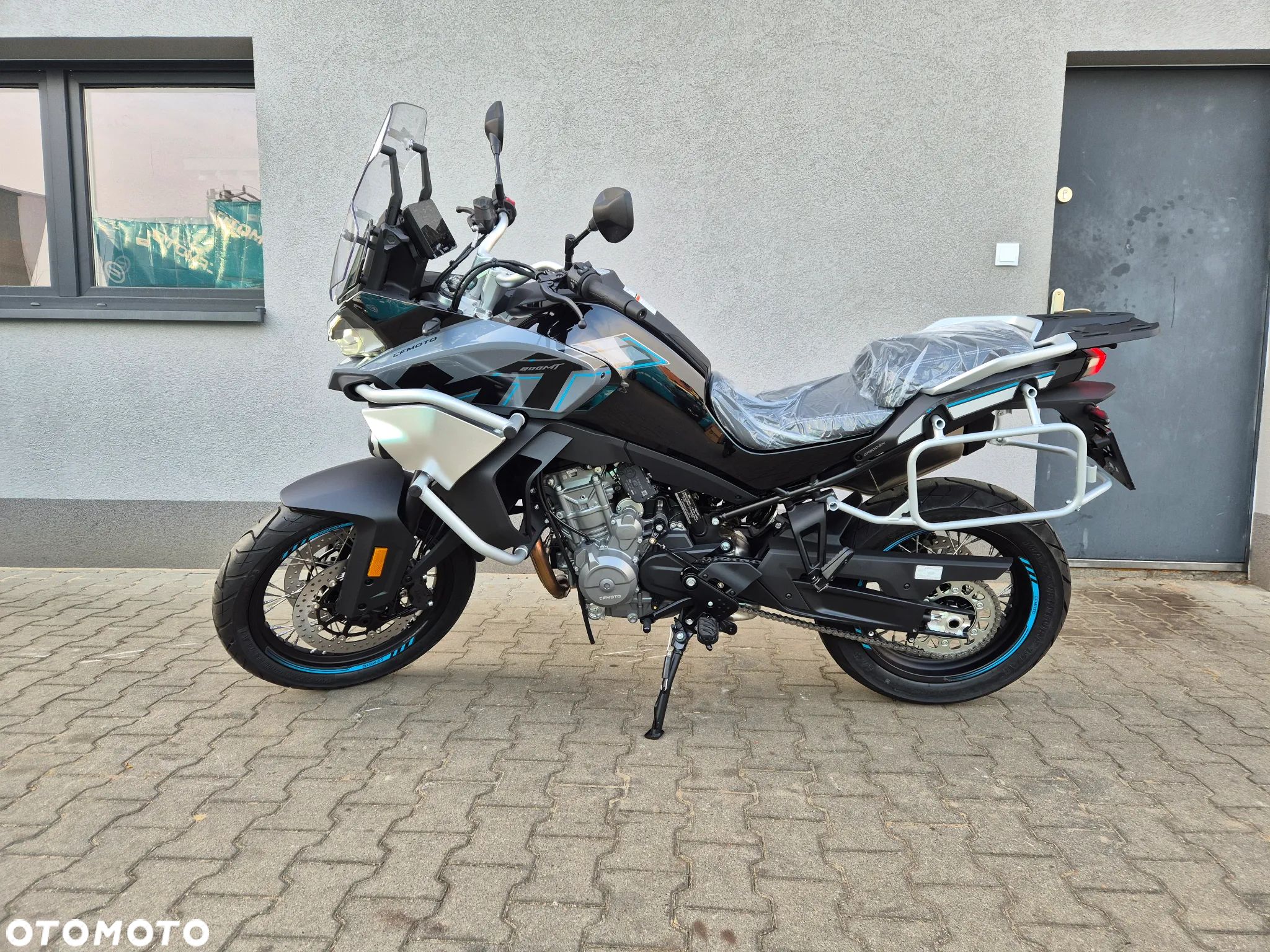 CFMoto MT - 1