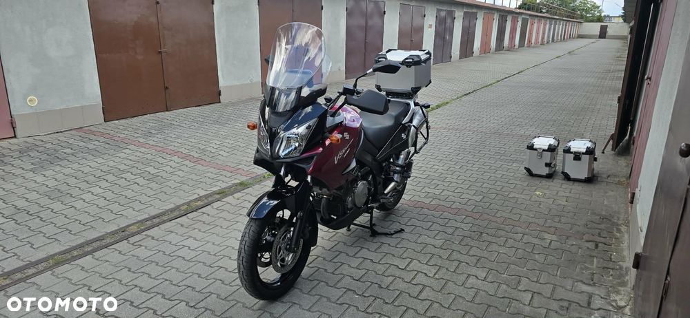 Suzuki V-STROM - 10