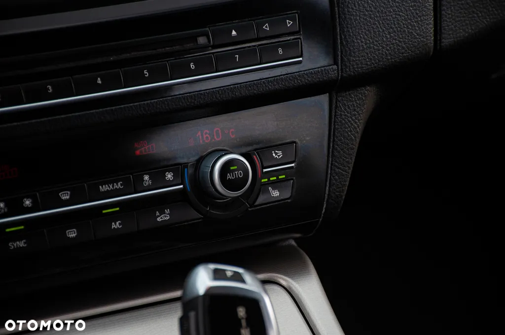 BMW Seria 5 518d Touring Luxury Line - 32