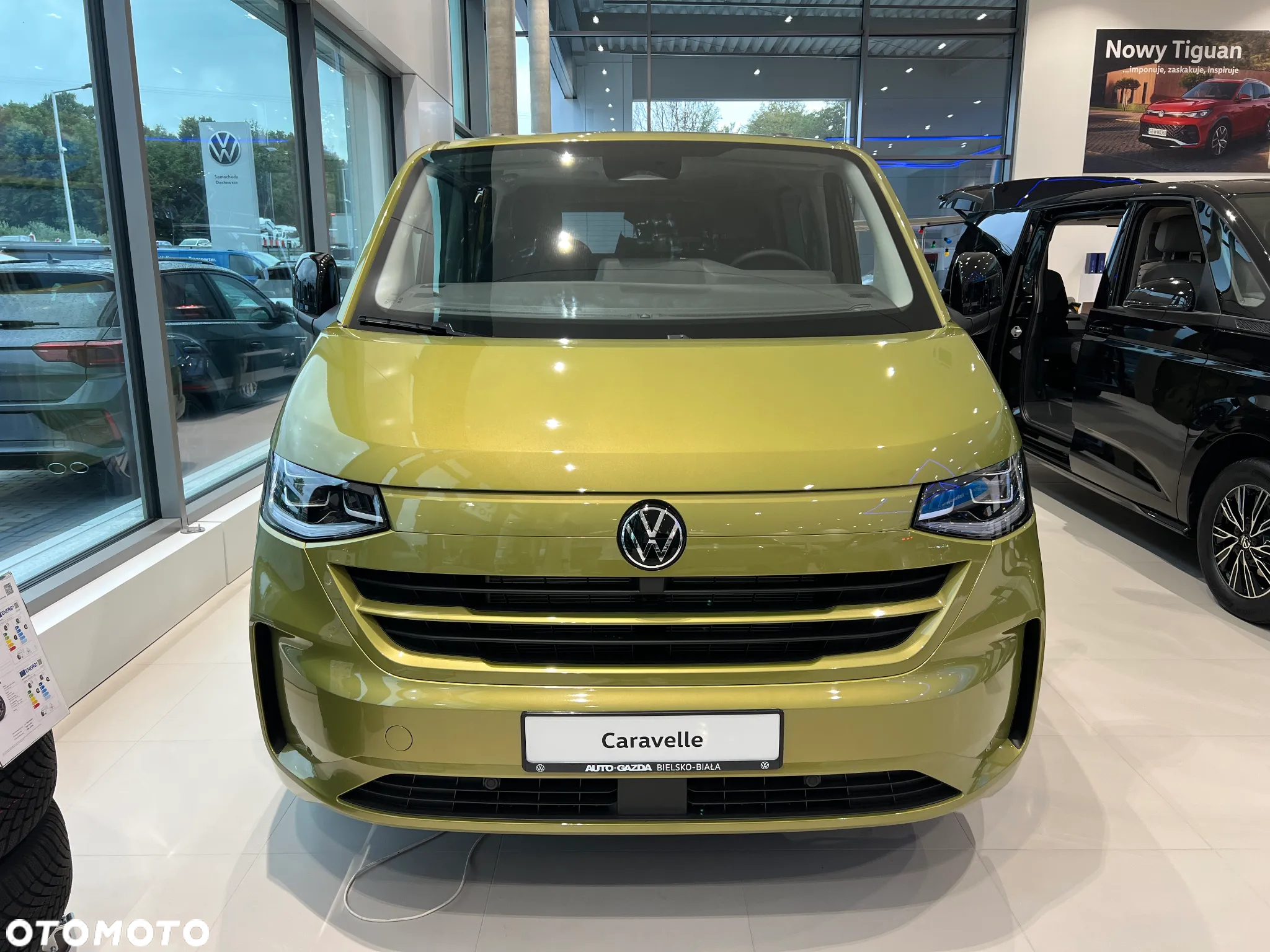 Volkswagen Caravelle - 2