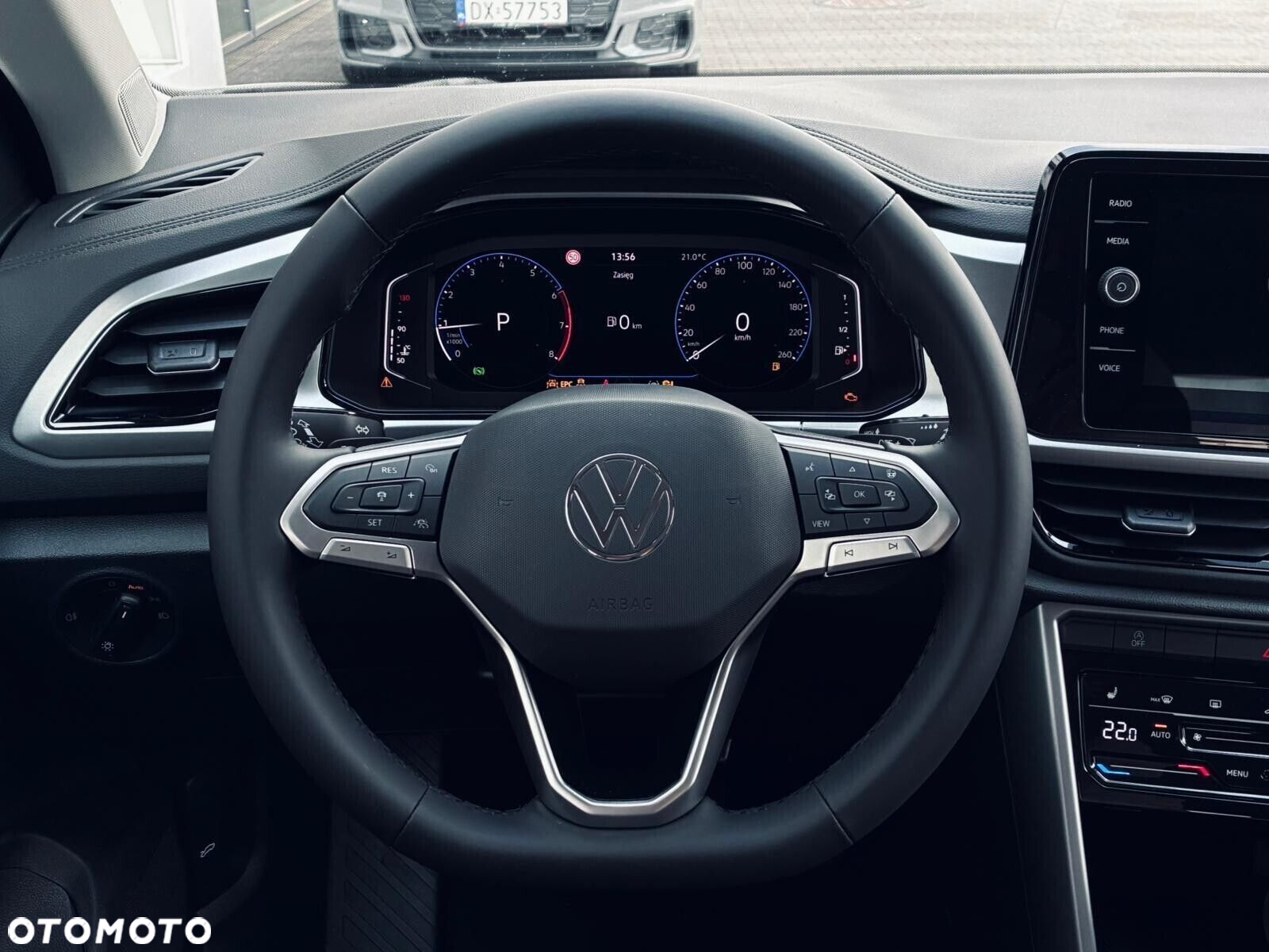 Volkswagen T-Roc - 12