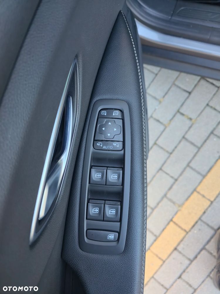Renault Scenic BLUE dCi 120 EDC BUSINESS EDITION - 6