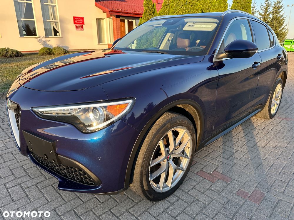 Alfa Romeo Stelvio 2.0 Turbo 16V AT8-Q4 Ti - 3