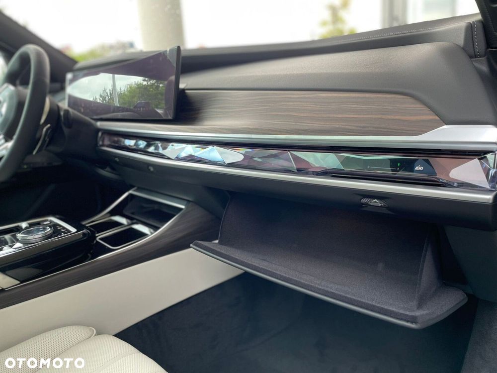BMW Seria 7 - 39