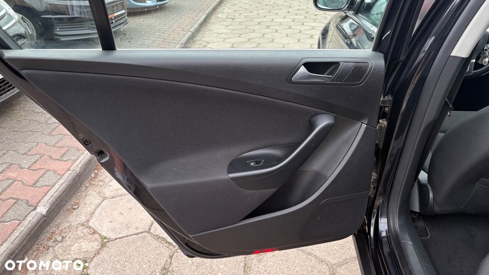 Volkswagen Passat 2.0 TDI Comfortline DSG - 23