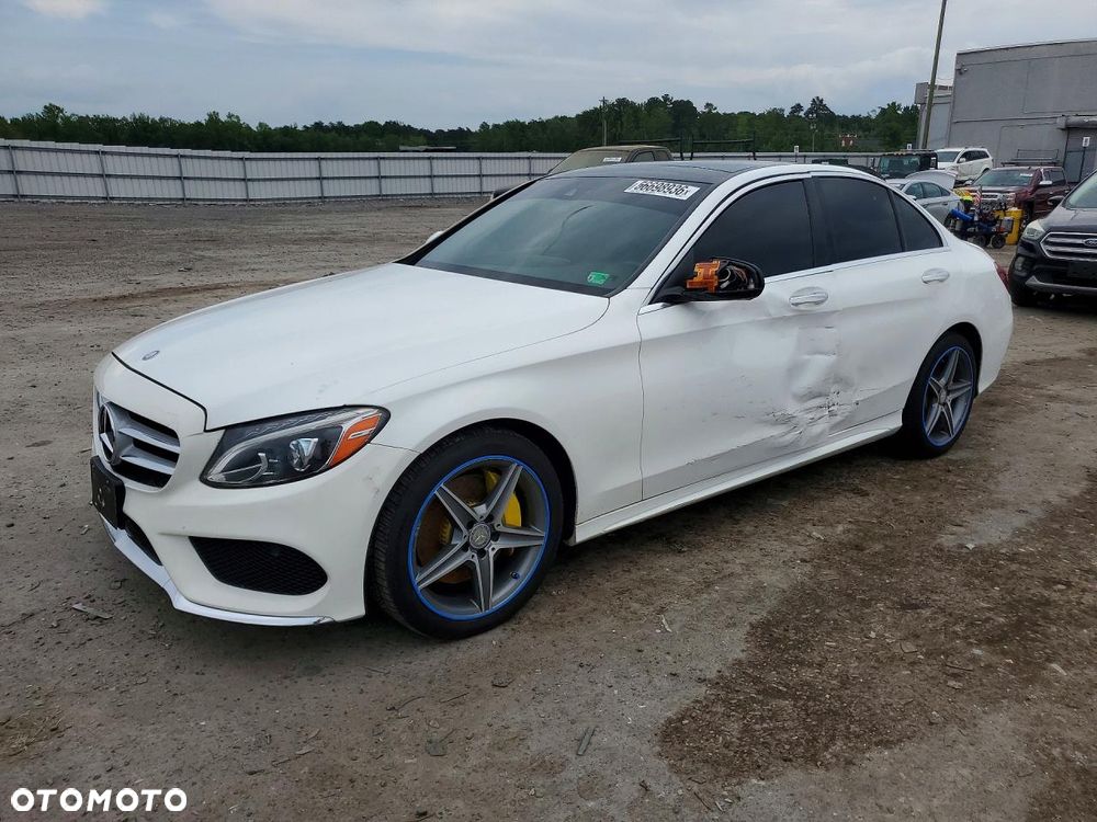 Mercedes-Benz Klasa C 300 7G-TRONIC AMG Line - 3