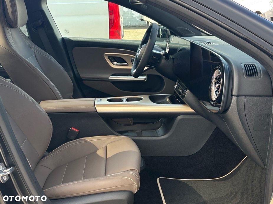 Mercedes-Benz CLA 200 mHEV 4-Matic 8G-DCT - 13