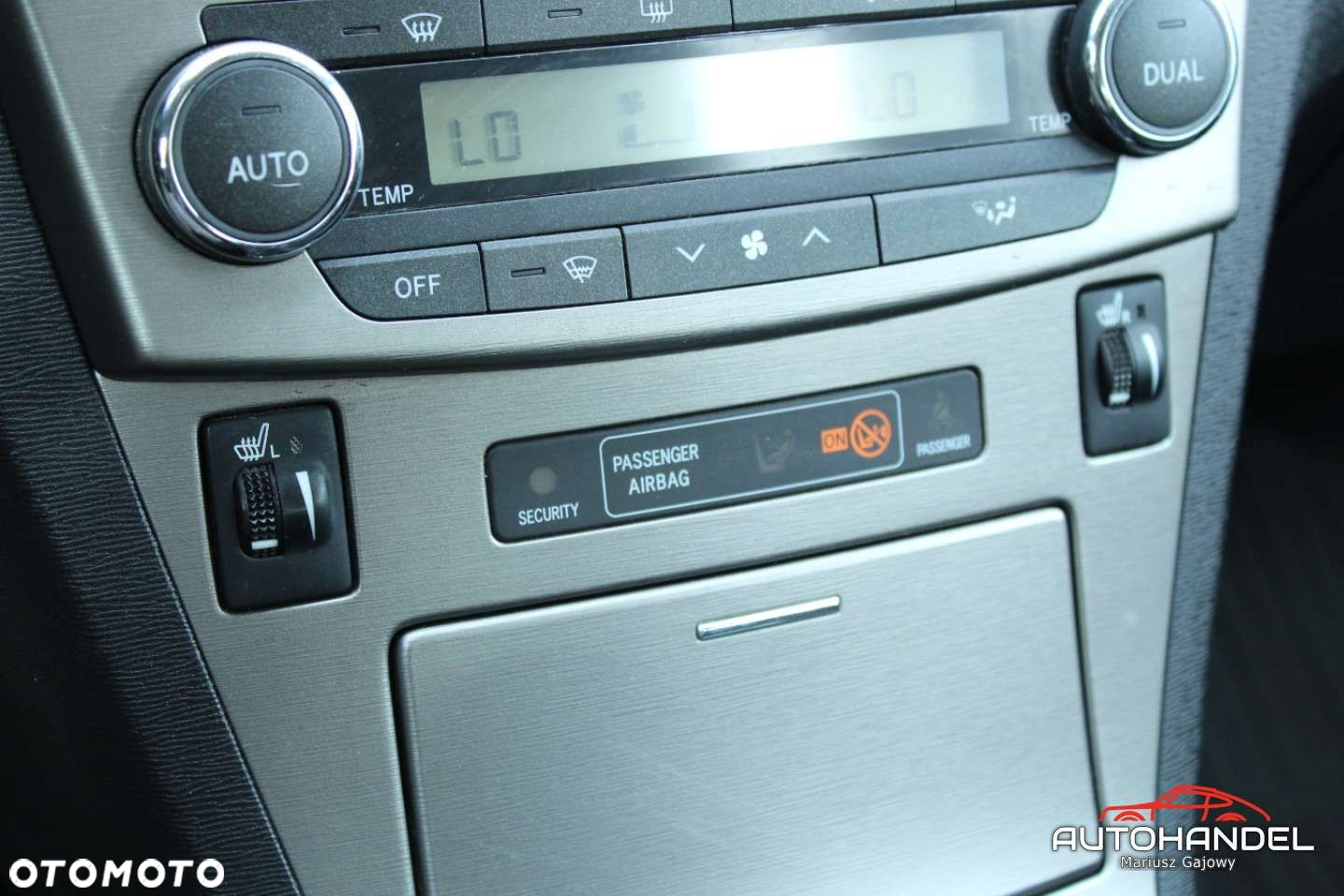 Toyota Avensis - 16