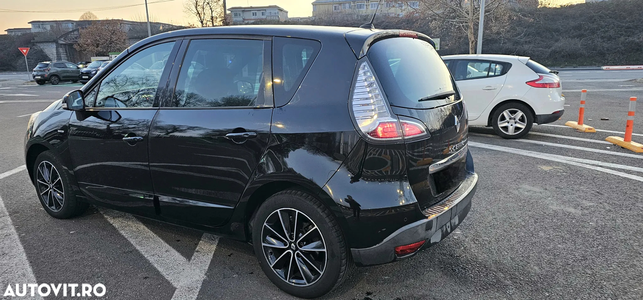 Renault Scenic ENERGY TCe 130 BOSE EDITION - 6