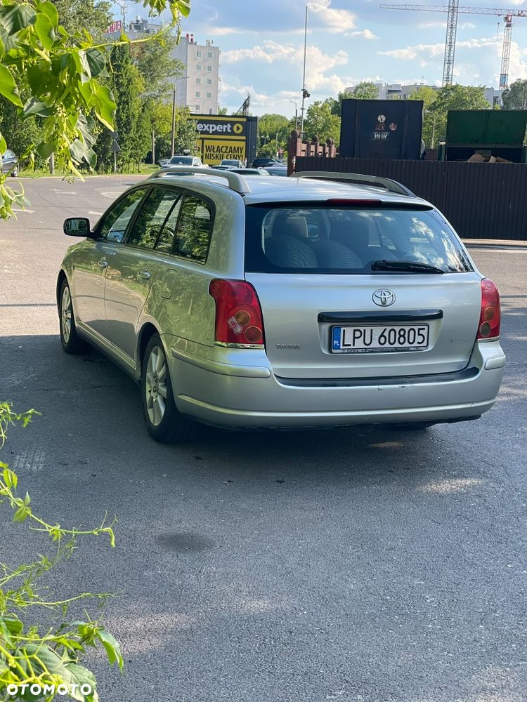 Toyota Avensis, 2003