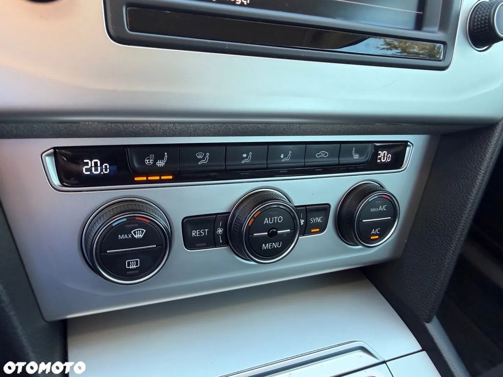 Volkswagen Passat 2.0 TDI (BlueMotion Technology) Comfortline - 21