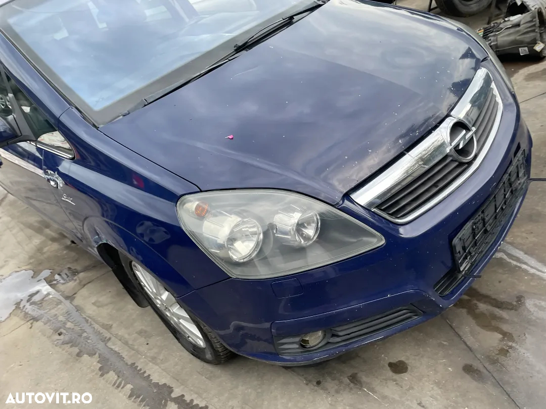 Dezmembram Zafira B 2007 1.9 CDTI - 5