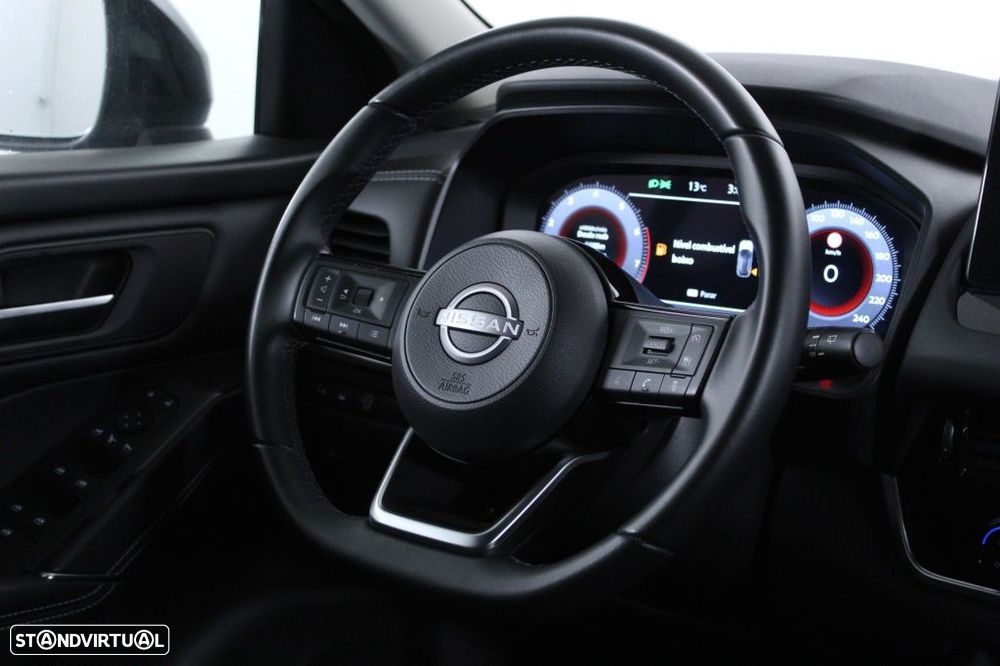 Nissan Qashqai 1.3 DIG-T N-Connecta LED+SKY - 16