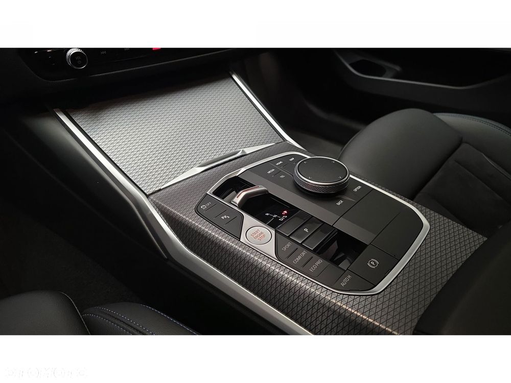 BMW Seria 3 320d xDrive M Sport - 22