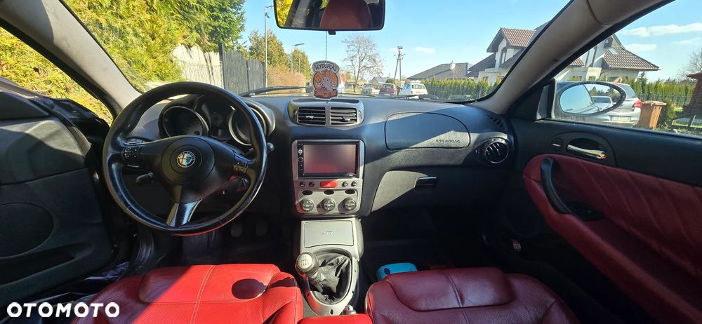 Alfa Romeo GT 1.9JTD 16V Impression - 7