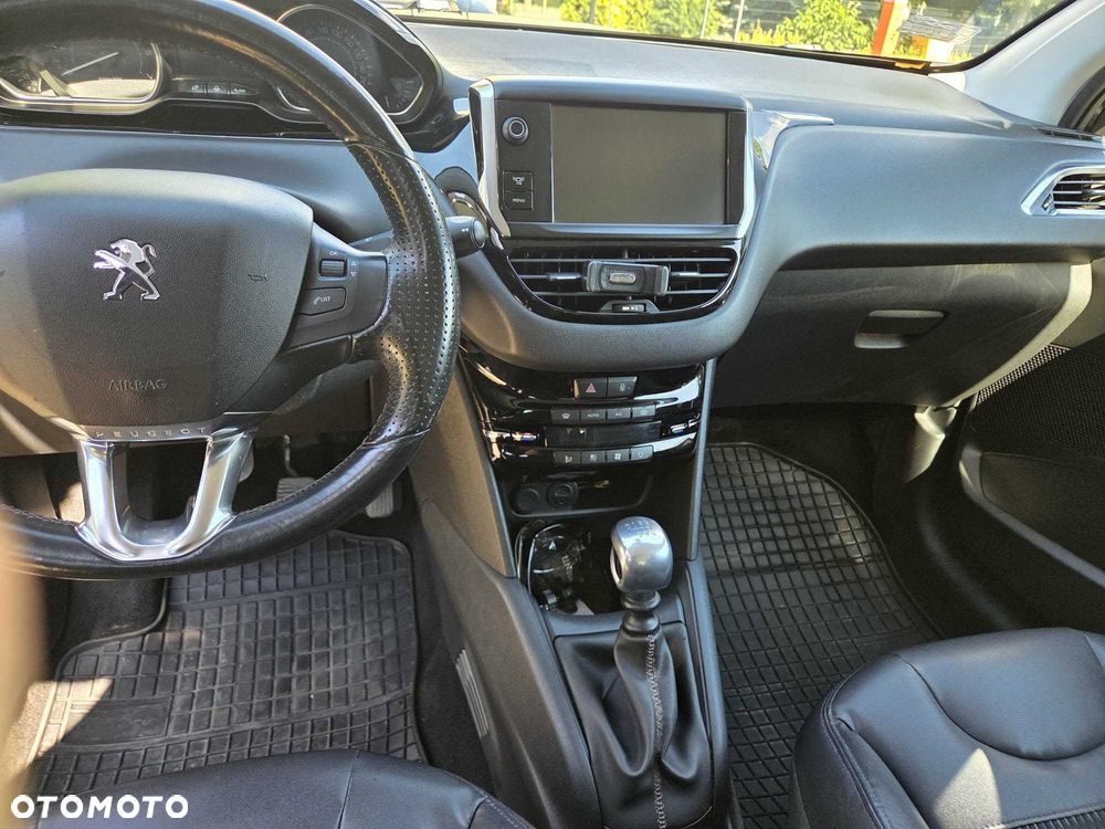 Peugeot 208 - 7