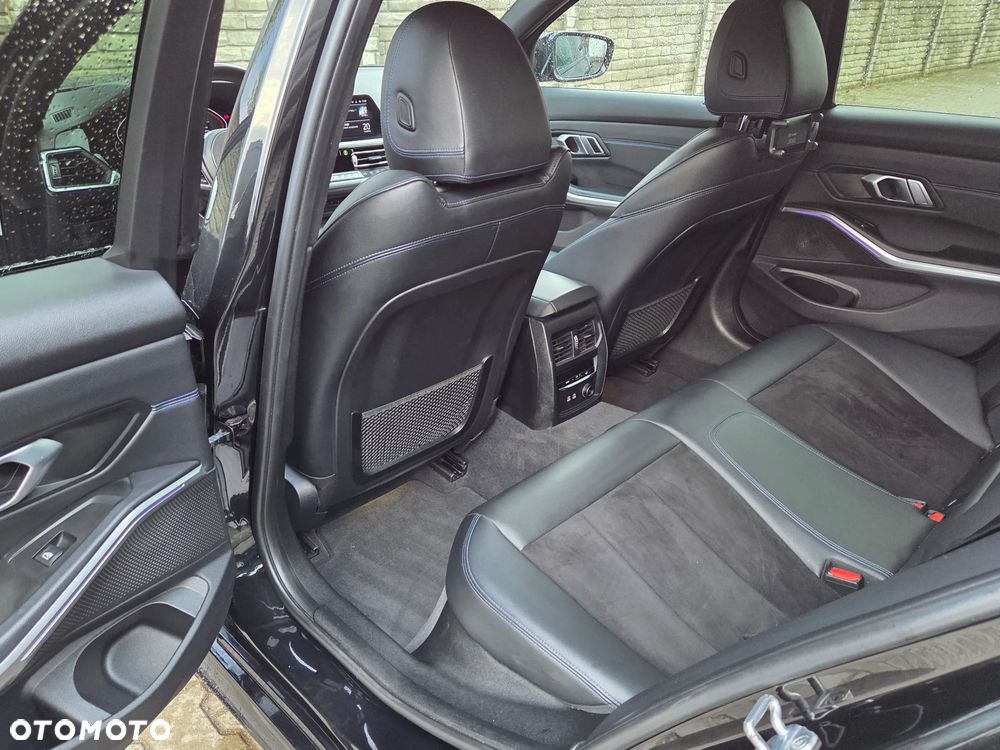 BMW Seria 3 320i GPF M Sport Shadow - 22