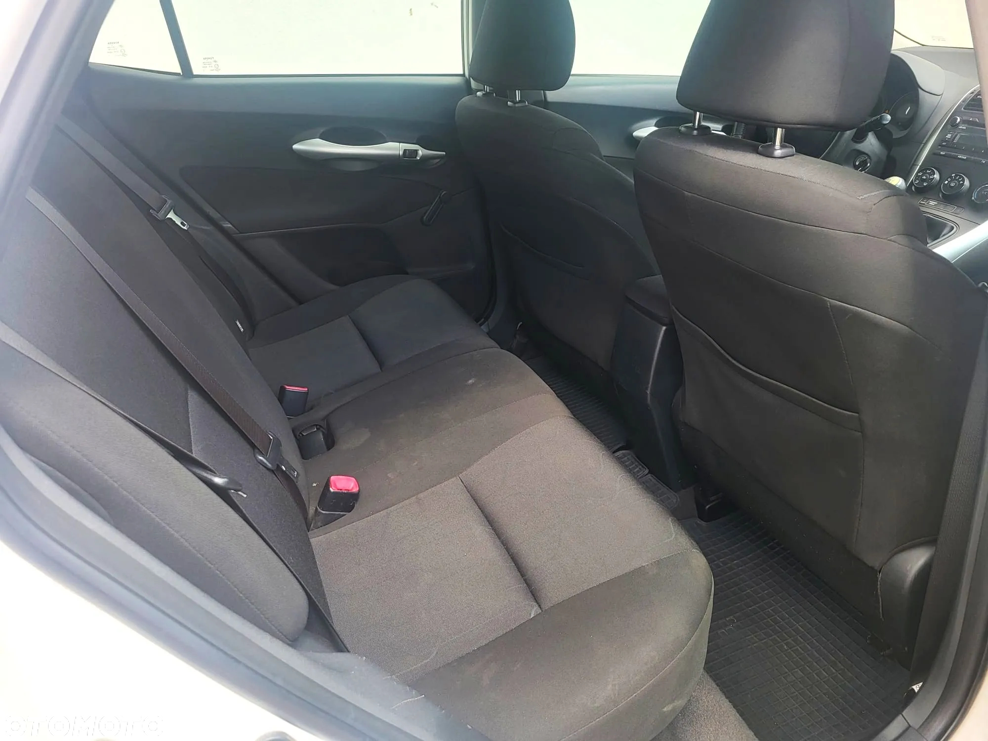 Toyota Auris 1.4 D-4D Active - 11